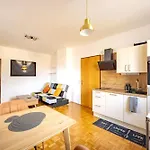 아파트 Tamliving Muerztal Neu Kueche Wifi Tv Unterlichtenegg